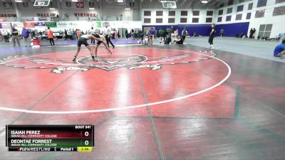 133 lbs Cons. Round 4 - Deontae Forrest, Indian Hill Community College vs Isaiah Perez, Indian Hill Community College