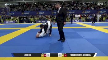 Thiago Herbert V. S. Ferreira vs Jinho Kim 2025 European Jiu-Jitsu IBJJF Championship