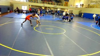 197 lbs Champ - Round 1 (16 Team) - David Holguin, Cloud County Community College vs John Davis, Neosho County Community College