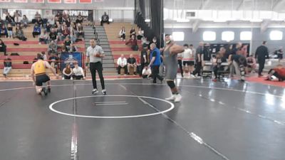 285 lbs Quarterfinal - Ritchie McCormack, Seton Hill vs Isaiah Vance, Pitt-Johnstown