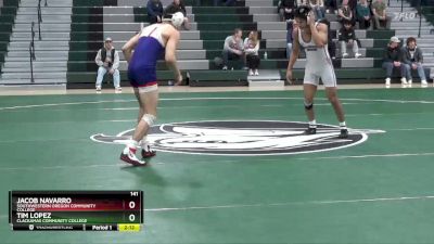 141 lbs Quarterfinal - Tim Lopez, Clackamas Community College vs Jacob Navarro, Southwestern Oregon Community College