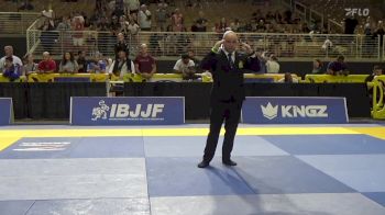 LEAH ISABELLA VARGA vs ANNAMARIE BELLE BUSE CLEMENTS 2024 Pan Kids Jiu-Jitsu IBJJF Championship