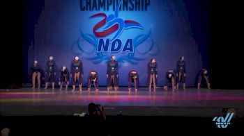 Commack Cougarettes [2016 Medium Varsity Jazz Finals]