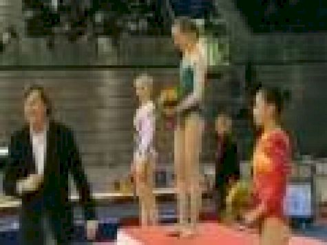 Lauren Mitchell\'s Medal Fell Off