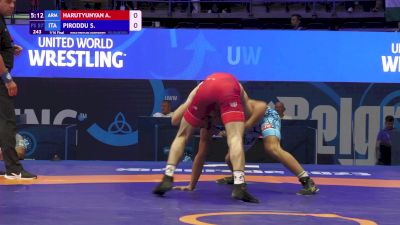 57 kg Qualif. - Arsen Harutyunyan, Armenia vs Simone Vincenzo Piroddu, Italy