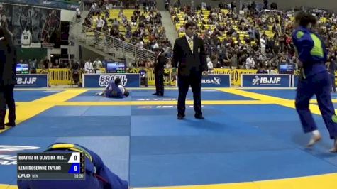 Beatriz De Oliveira Mesquita vs Leah Roseanne Taylor IBJJF 2017 World Championships