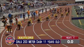 2016 Throwback: Girl's 200m, Age 11 - Avery Lewis 25.69!