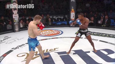 Tywan Claxton Ends Bellator Debut With Flying Knee
