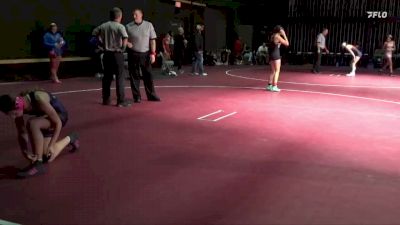 105 lbs Round 3 - Makinlee Steapp, Iowa City Liberty vs Caroline McCarty, North Scott