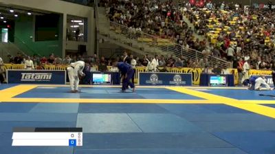 WELLINGTON PEROTO vs ROBERTO TORRALBAS 2018 World IBJJF Jiu-Jitsu Championship