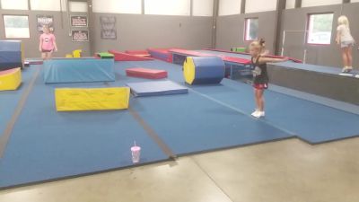 Level Legacy | W3 L2 - Izzabella Bischoff