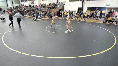 197 lbs Cons. Round 2 - Andy Warren, Marian - Ancilla vs Joseph Zamudio Perez, Marian - Ancilla