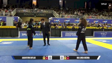 AARAYLYNN SKYLAR vs MIA LINDA MEDINA 2026 Pan Kids Jiu-Jitsu IBJJF Championship