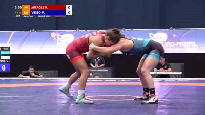 62 kg 1/8 - Kayla Miracle, USA vs Viktoria Vesso, EST