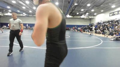 133 lbs Round Of 32 - Logan Martins, Southern Maine vs Nick Savariego, Plymouth