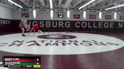 133 lbs Champ. Round 1 - Teague Holzer, UW - La Crosse vs Damion Clark, Central