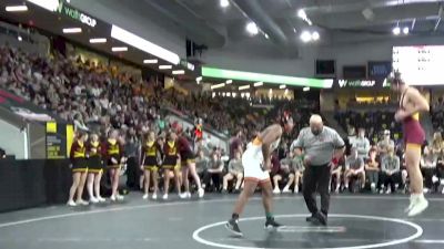 195 lbs Quarterfinal - Cade Bennethum, 4-Ankeny vs Trystin Irvin, 5-Valley, West Des Moines