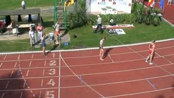 Womens 800m - Heat 2