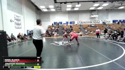 285 lbs Quarters & 1st Wb (16 Team) - Jonathan Houston, Sac City vs Angel Blanco, Skyline College