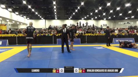 Rivaldo Goncalves De Araujo Juni vs LEANDRO MANHAES 2025 World IBJJF Jiu-Jitsu No-Gi Championship