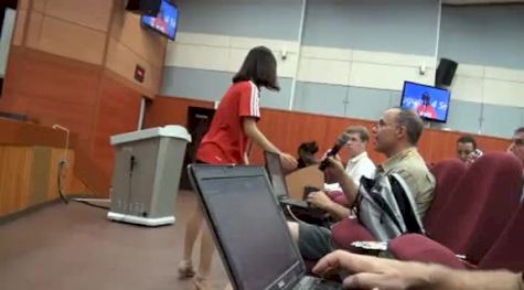 Abel Kirui explains his training and commuting to see his family Daegu 2011