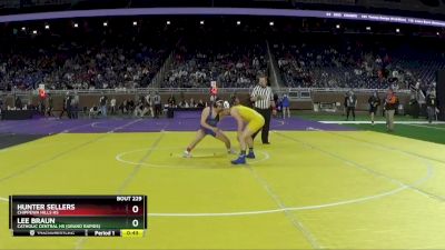 D3-157 lbs Cons. Round 2 - Hunter Sellers, Chippewa Hills HS vs Lee Braun, Catholic Central HS (Grand Rapids)