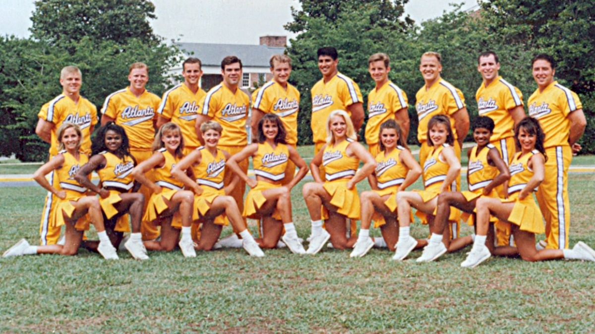 16 Things Only Cheerleaders From The '90s Remember: