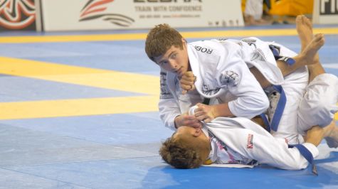 THROWBACK: Roberto Jimenez's Bow & Arrow From PanAms Absolute Final
