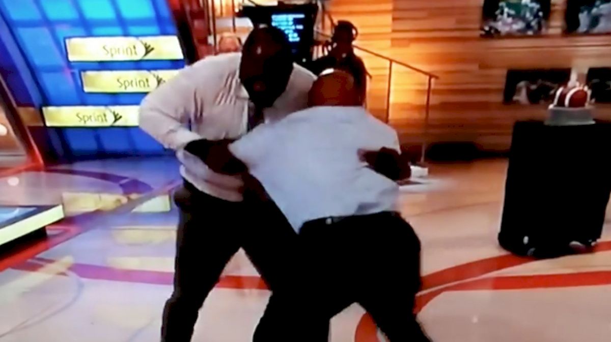 Shaquille O'Neal and Charles Barkley Go Greco