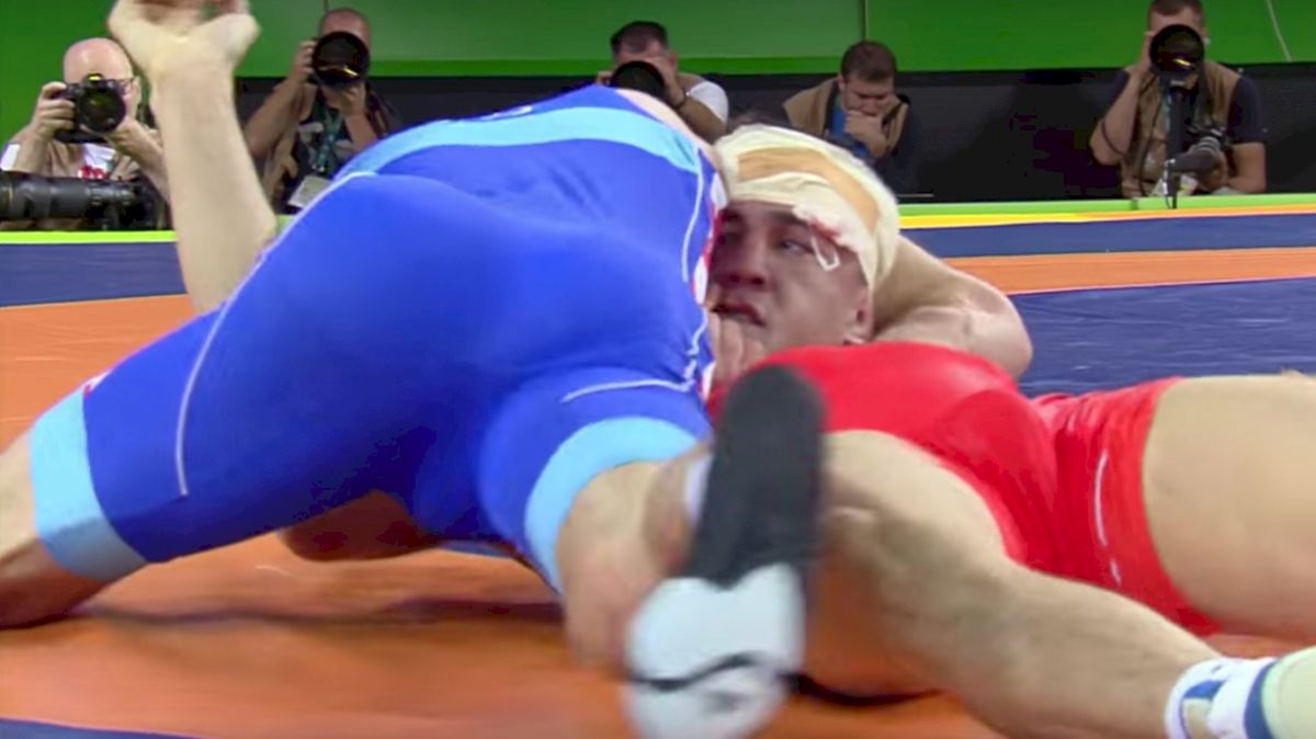 Russian Wrestler Vlasov Choked Out, Still Wins Match