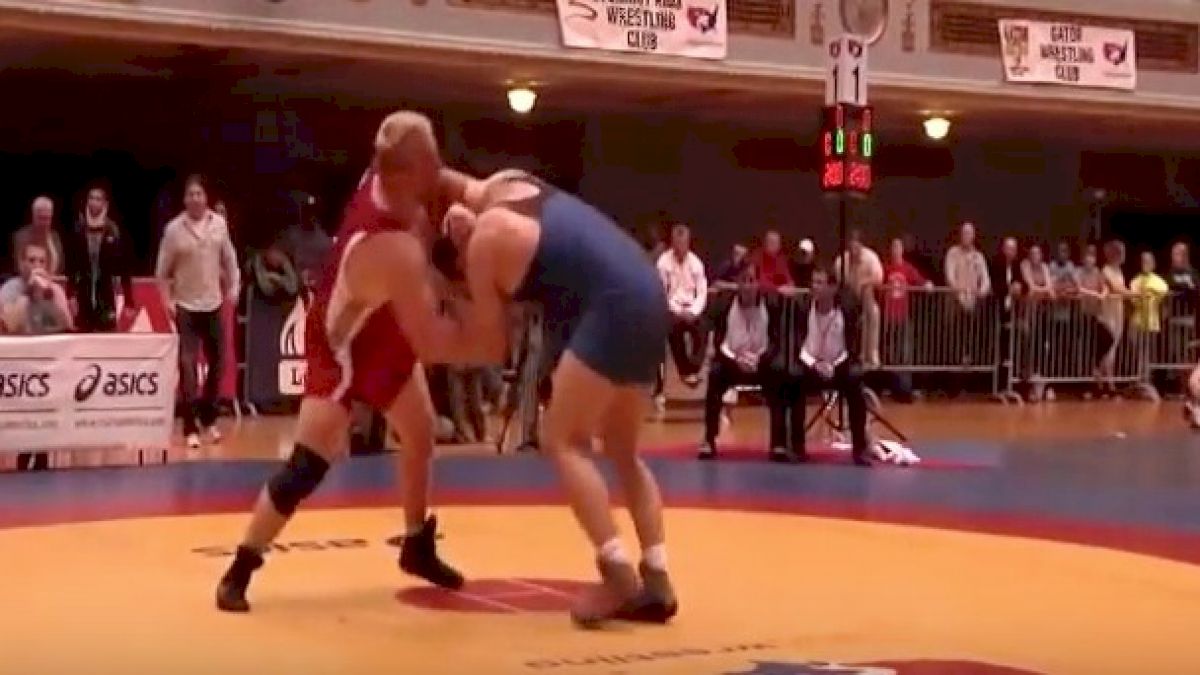 Steve Mocco Throws Uppercuts At End Of US Open Against Tervel Dlagnev