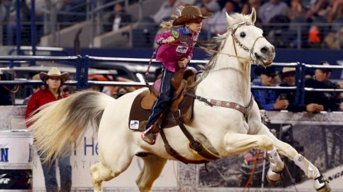 hoow old is the worls youngest barrel racer professional