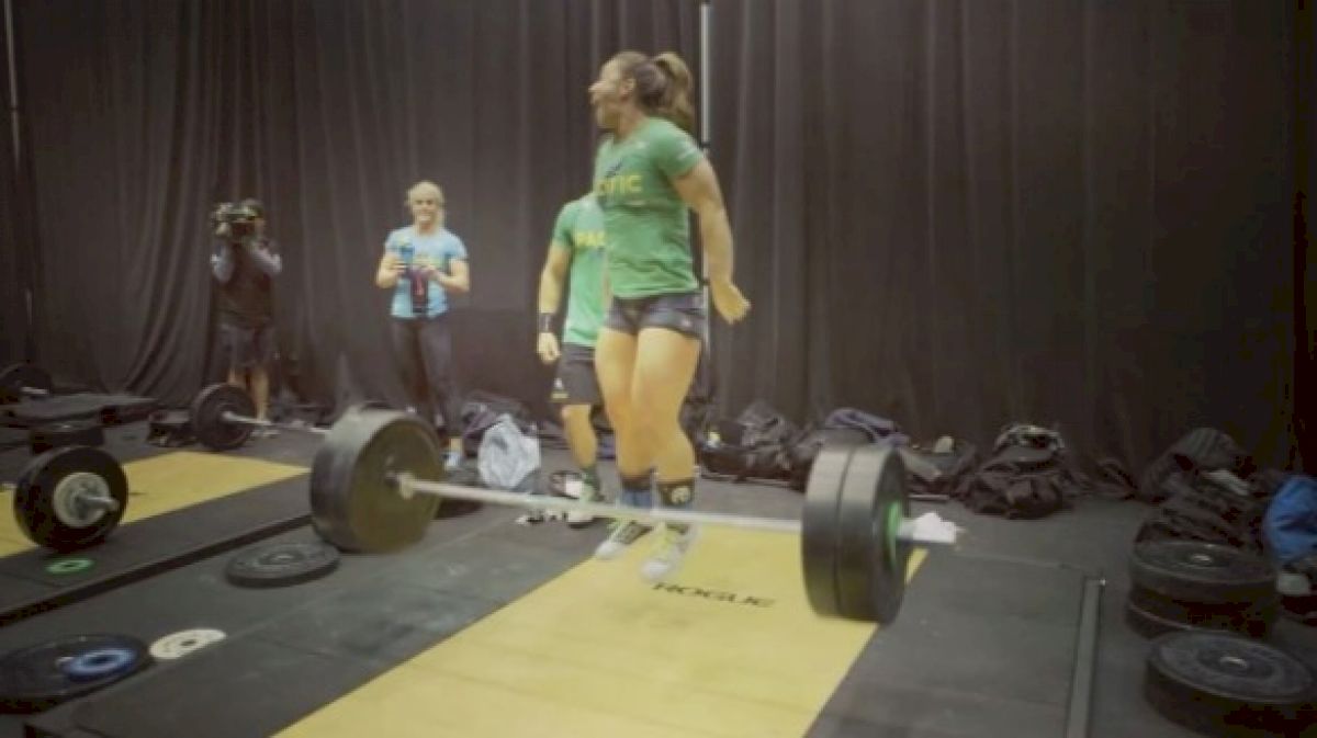 Kara Webb Snatched 100kg/220lb While Warming Up At The Invitational