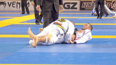 WATCH: Bernardo Faria's Sneaky Kneebar Setup