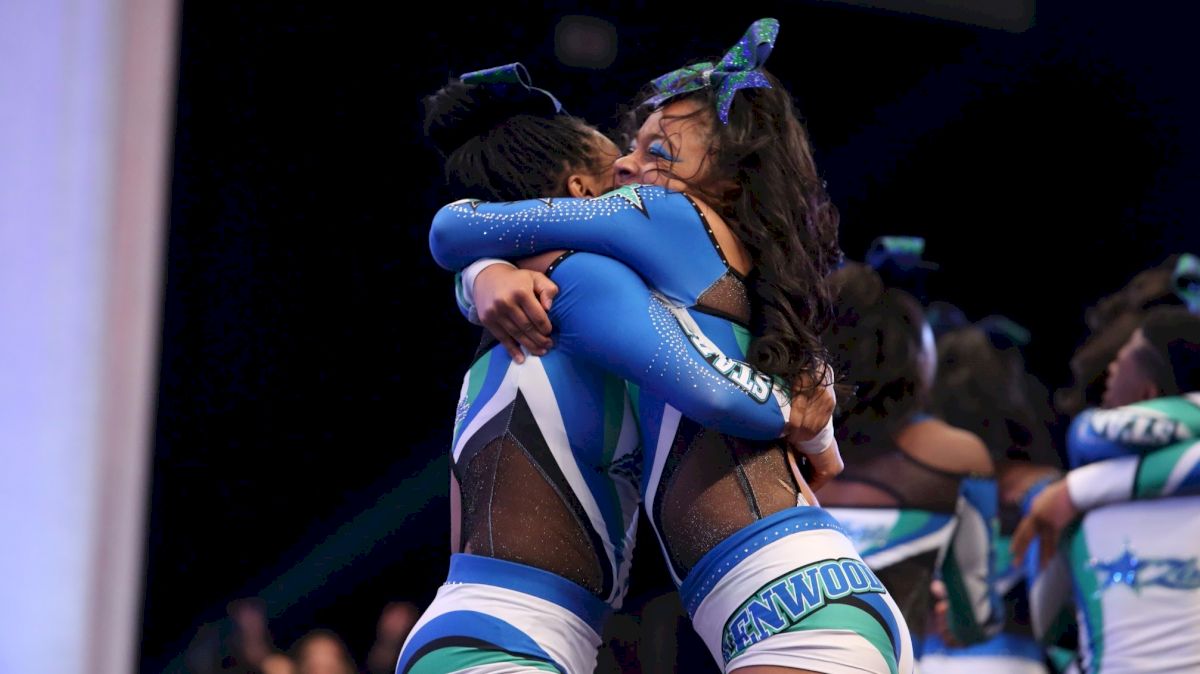 Top 10 Cheer Routines From The Summit 2016