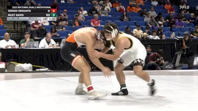 174 lbs Quarters & 1st Wb (16 Team) - Riley Davis, Wyoming vs Sergio Desiante, Virginia Tech