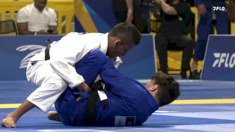 LUCAS DOS SANTOS PINHEIRO vs THALISON VITORINO SOARES 2023 World Jiu-Jitsu IBJJF Championship