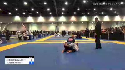 JUAN RICK ROYBAL III vs CRUZ JESSE RUBIO 2022 World Master IBJJF Jiu-Jitsu Championship