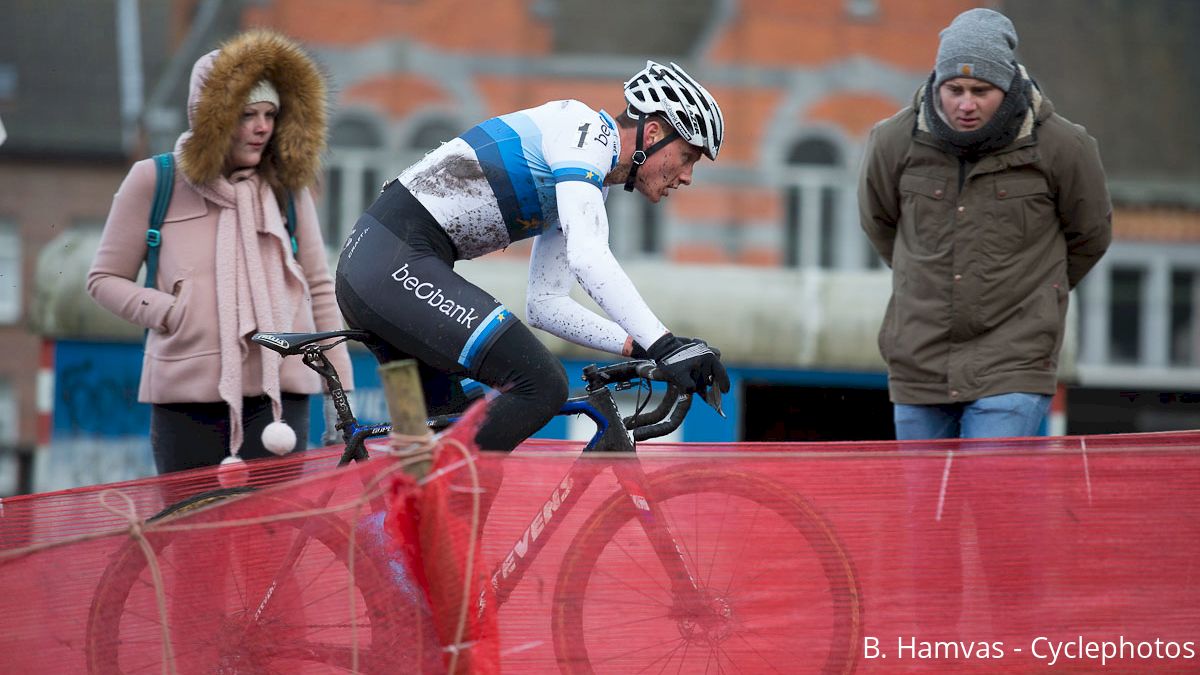 Weekend Roundup: PFP Returns And Van Der Poel Does A Tailwhip