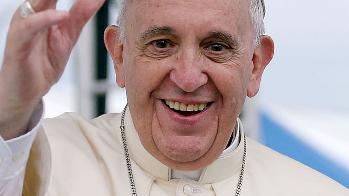 Peter Sagan Gives Pope Francis A Bike