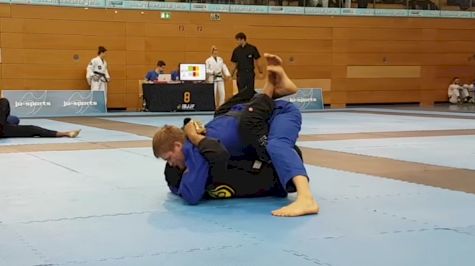 PSA: Don't Try To Choke People From Inside The Closed Guard (Here's Why)