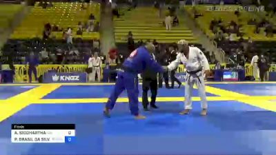 PITER FRANK ALMEIDA SILVA vs PAULO BRASIL DA SILVA 2022 Master IBJJF Jiu-Jitsu Championship