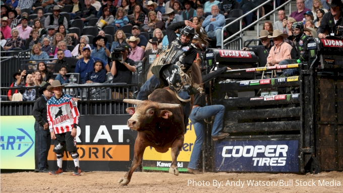 Luciano De Castro attempts to ride D&H Cattle Company/Tim Dougherty's Wild Goose