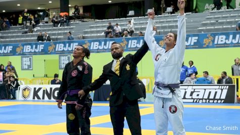 Yara Soares Dominates in Women's Purple Belt Absolute