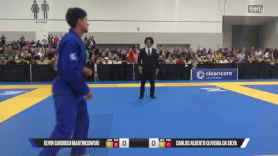 Carlos Alberto Oliveira Da Silva vs Kevin Cardoso Martincowski 2025 World Master IBJJF Jiu-Jitsu Championship