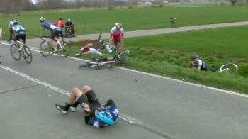 Highlight: Riders Crash Into Ditch At Nokere Koerse