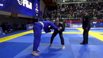 PAU GOMEZ CALATAYUD vs NICK CHRISTOPHER SAURER 2024 European Jiu-Jitsu IBJJF Championship