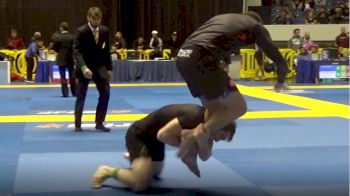 Gabriel Arges vs Nicholas Calvanese 2018 World IBJJF Jiu-Jitsu No-Gi Championship