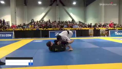 LUCAS ROCHA DE FREITAS vs VINICIUS CARVALHO GARCIA 2021 World Master IBJJF Jiu-Jitsu Championship