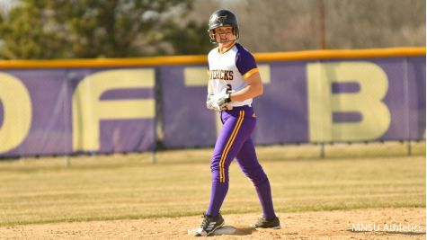 Esselman Records 200th Career Hit as Mavericks Win Eight Straight at TSG